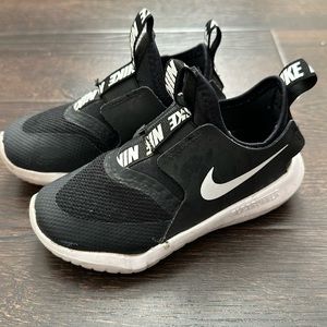 Nike Flex Runner Toddler Sneaker